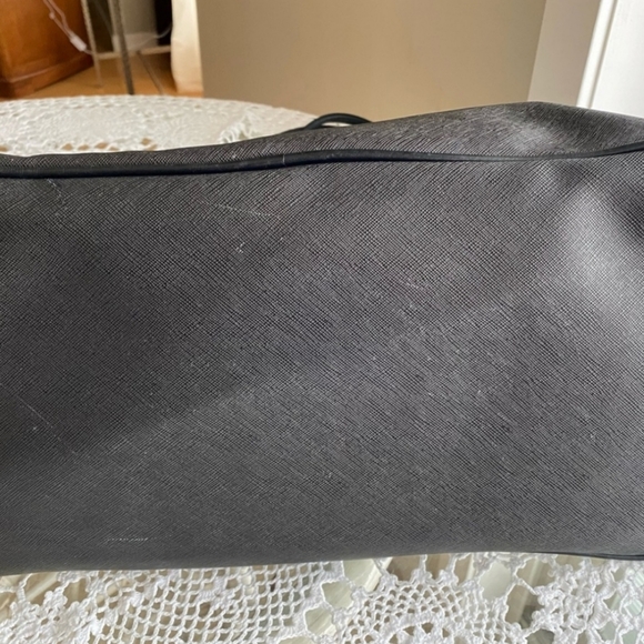 SOLD---- GIVENCHY ROTTWEILER TOTE AUTHENTIC - Picture 6 of 9